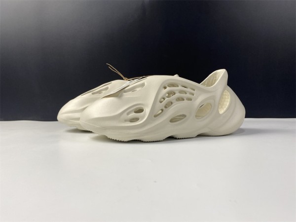 Yeezy Foam Runner Slide Sandal G55486