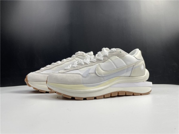 Sacai x Nike VaporWaffle "White Sail" DD1875-100