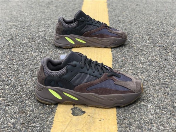 Adidas Yeezy Boost 700 "Mauve" Black Gray EE9614